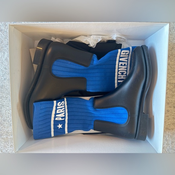 Authentic Givenchy rubber printed rain boots - Picture 2 of 6